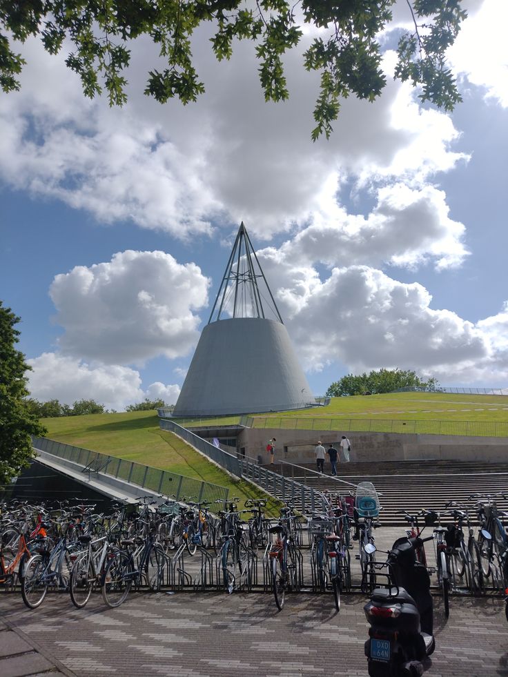 Delft University of Technology (TU Delft)